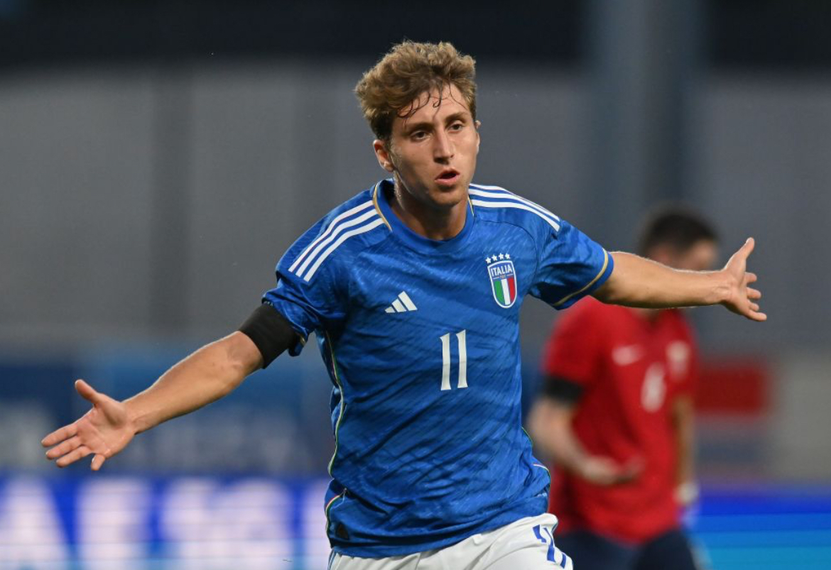 Toomaso Baldanzi esulta dopo il gol durante una partita con la nazionale under 21